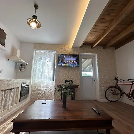 بيت للعطل Liotrivi