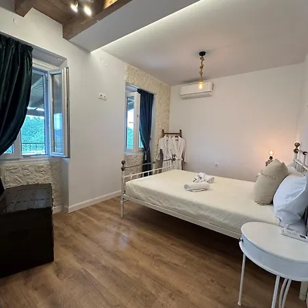 بيت للعطل Liotrivi