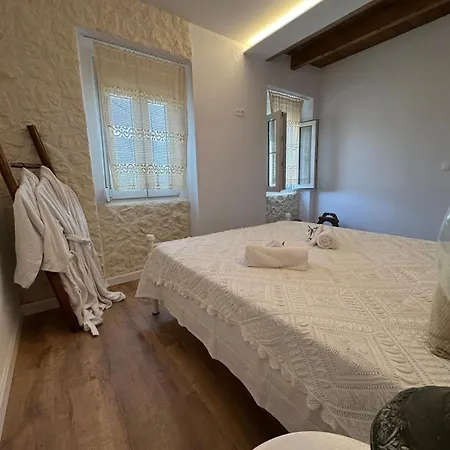 بيت للعطل Liotrivi