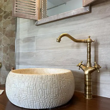 بيت للعطل Liotrivi *